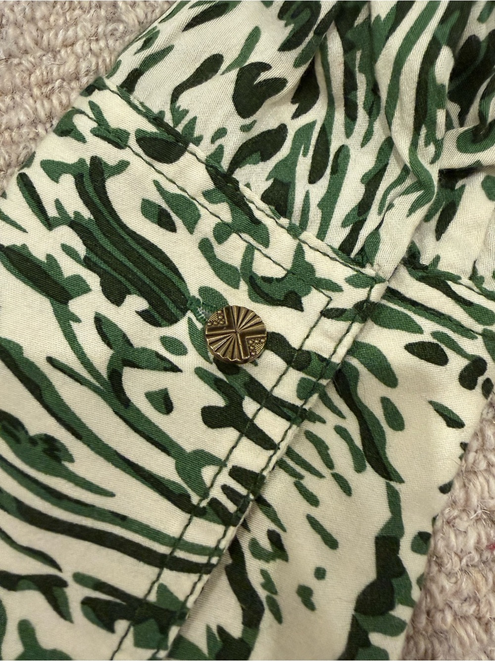Zara satin effect green paisley blouse button up shirt sz small women’s - Picture 3 of 6